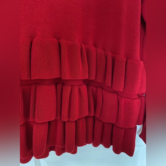 Beautiful Ruffled Tricot Blouse - Picture 2 of 7